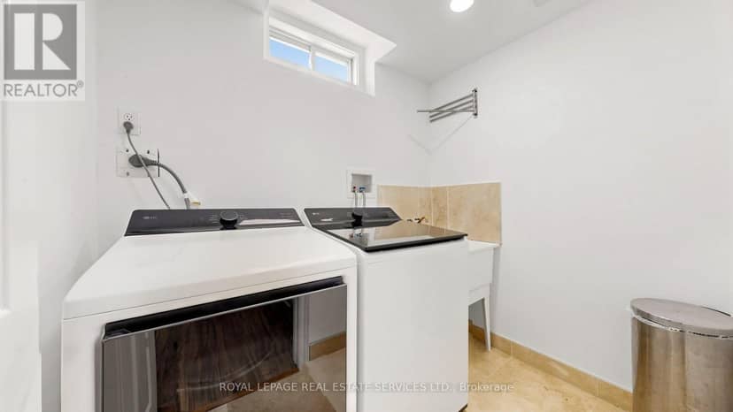 668 Madame Street — photo 37 of 40