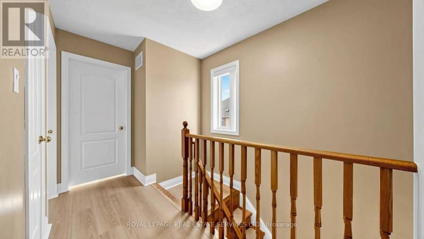 668 Madame Street — photo 9 of 40