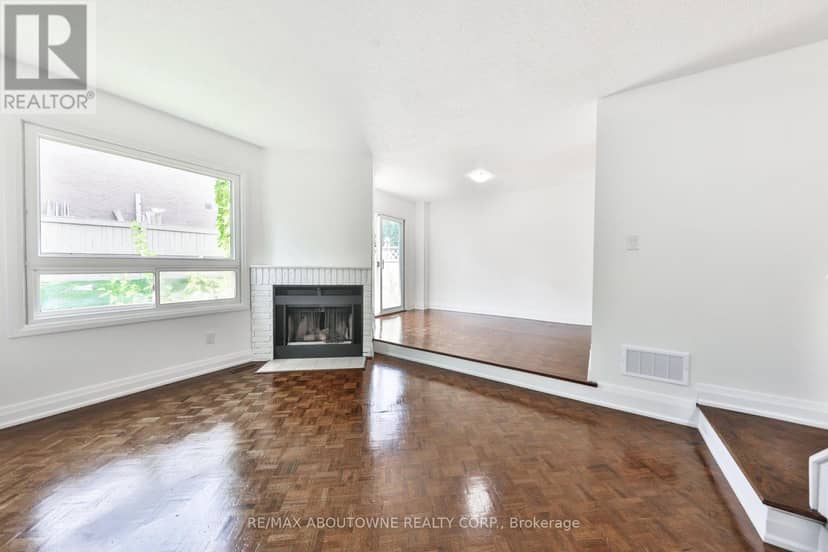 2 - 4635 Regents Terrace — photo 12 of 36