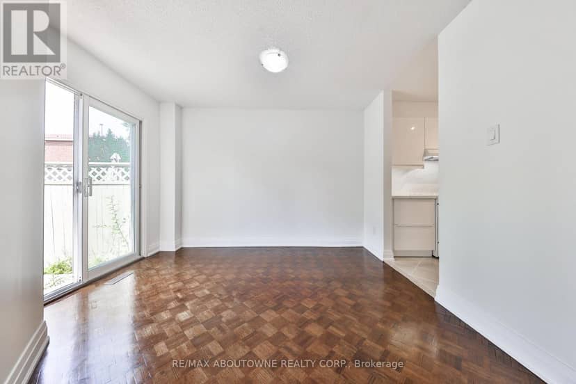 2 - 4635 Regents Terrace — photo 14 of 36