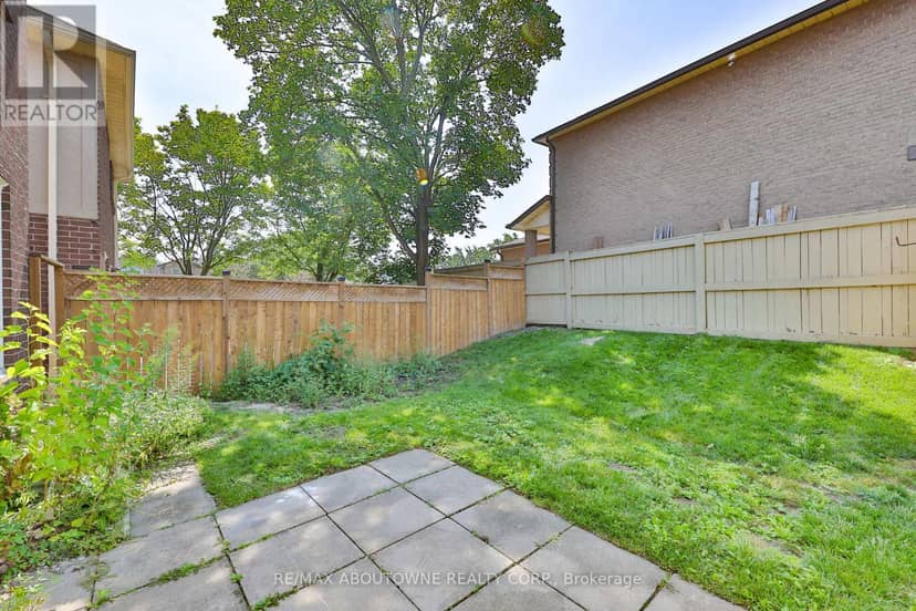 2 - 4635 Regents Terrace — photo 31 of 36