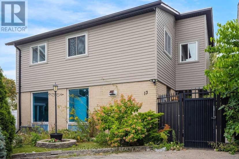 13 Holmstead Court, Brampton