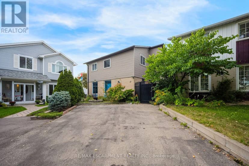 13 Holmstead Court, Brampton, photo 2