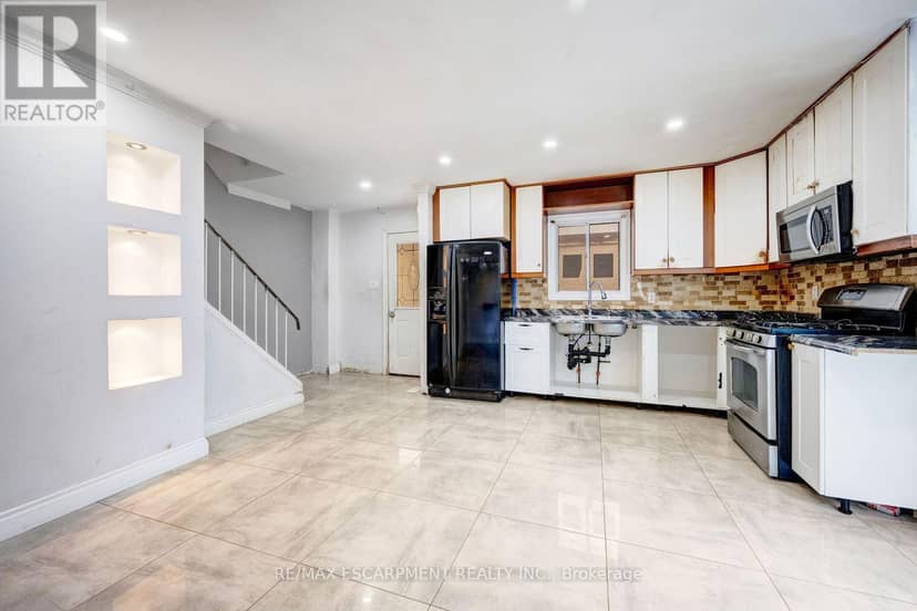 13 Holmstead Court, Brampton, photo 3