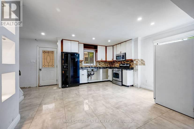 13 Holmstead Court, Brampton, photo 4
