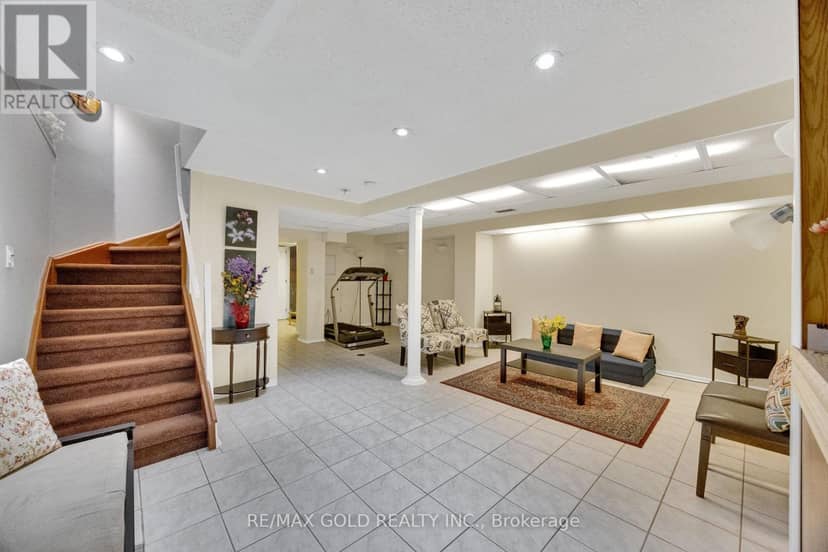 75 - 2555 Thomas Street — photo 33 of 39