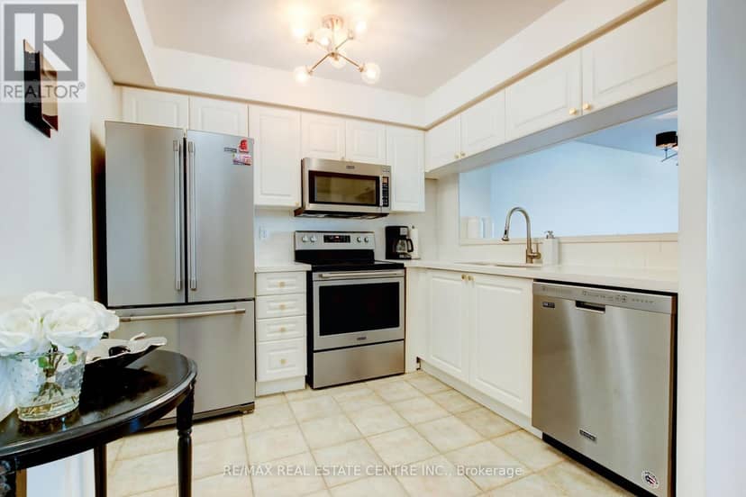 706 - 190 Manitoba Street — photo 10 of 40