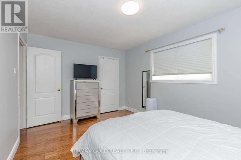 93 Lauchlin Crescent — photo 25 of 40