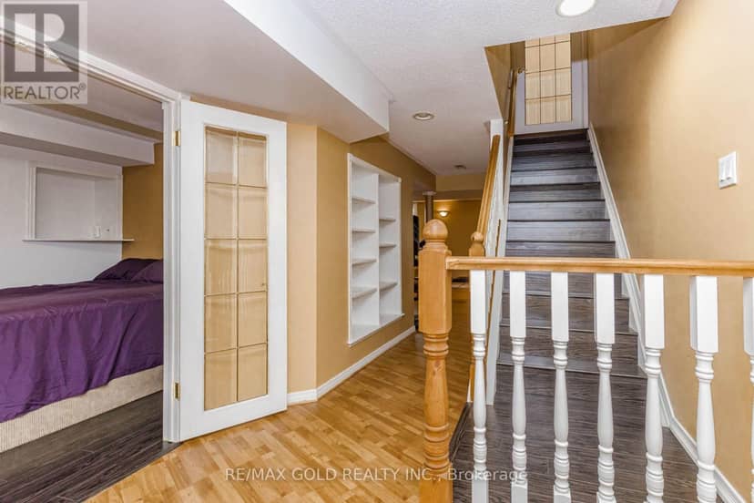 93 Lauchlin Crescent — photo 35 of 40