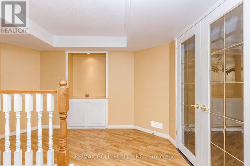 93 Lauchlin Crescent — photo 36 of 40
