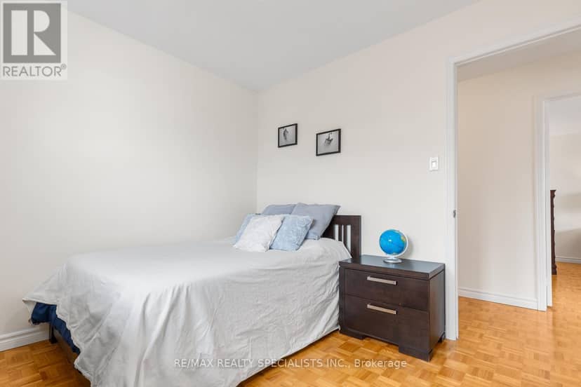 100 Princeton Terrace — photo 34 of 40