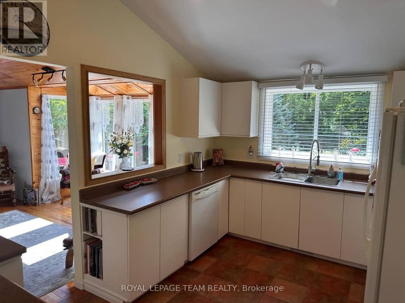 1663 Christina Crescent — photo 7 of 40