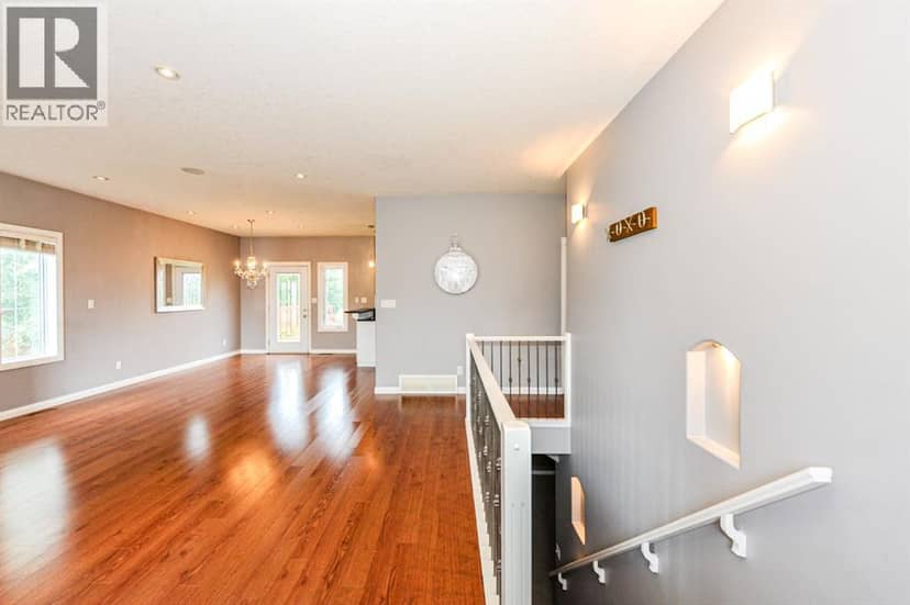 5604 28A, Camrose, photo 4