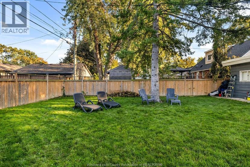 3060 Dandurand Avenue — photo 31 of 33