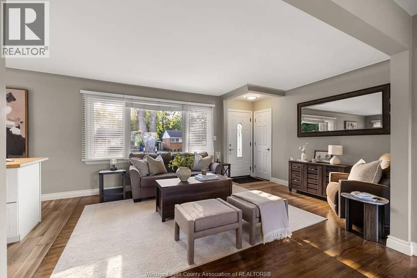 3060 Dandurand Avenue — photo 7 of 33