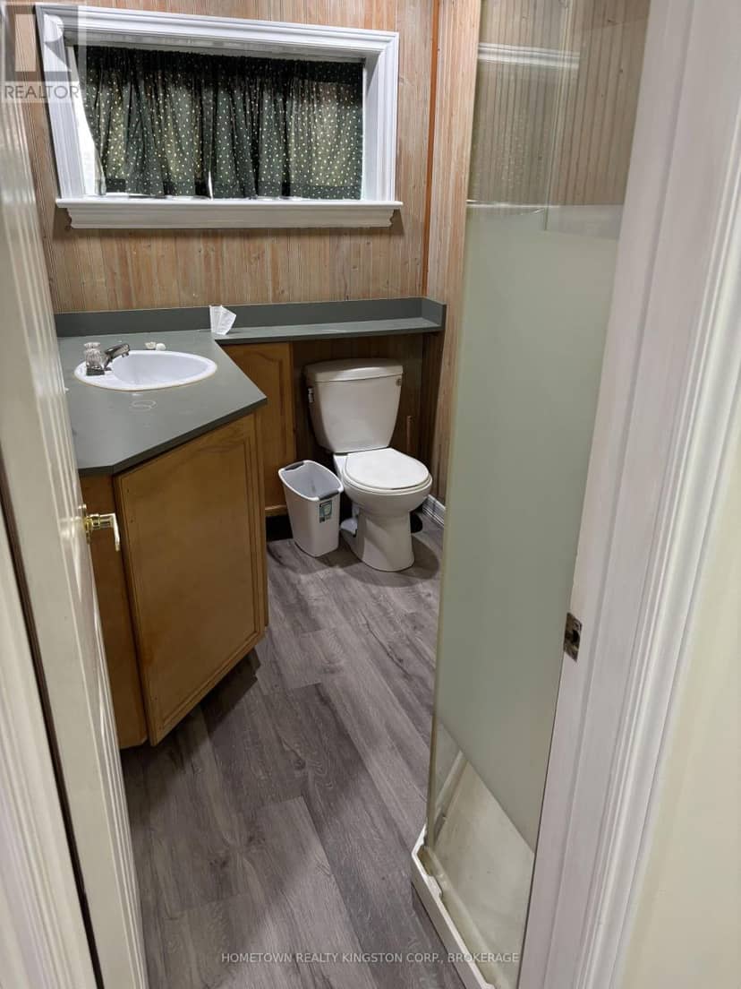 970 Killarney Crescent — photo 16 of 20