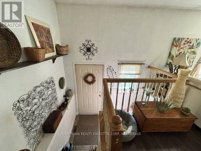 970 Killarney Crescent, Kingston, photo 2