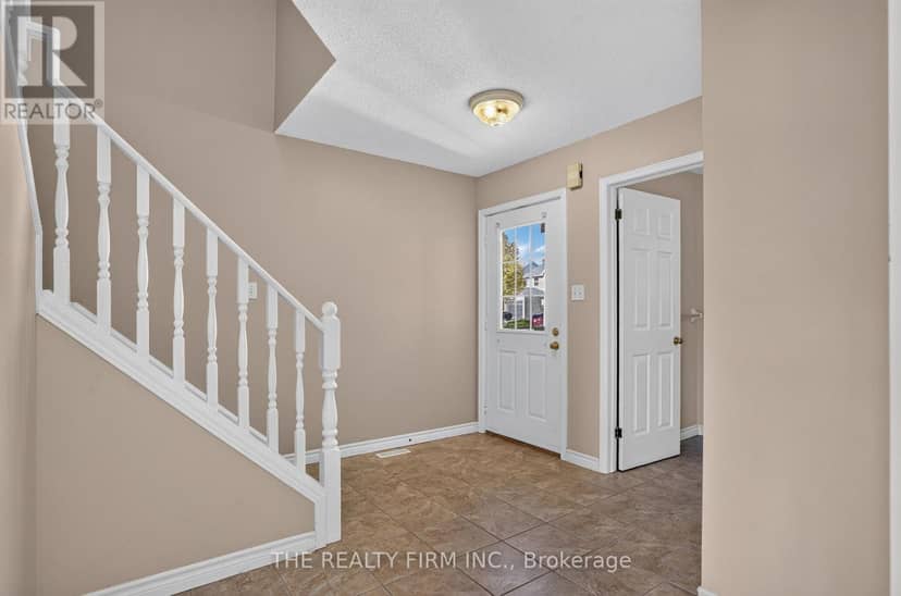941 Thistledown Way, London North, photo 3