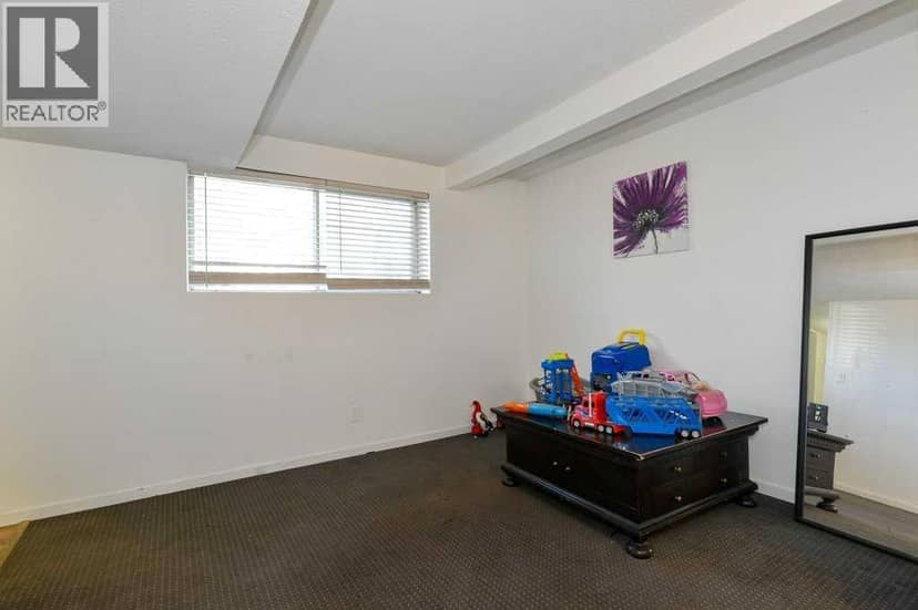7639 21 Street SE — photo 27 of 35
