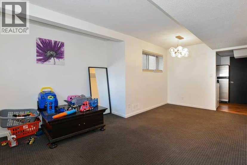 7639 21 Street SE — photo 29 of 35