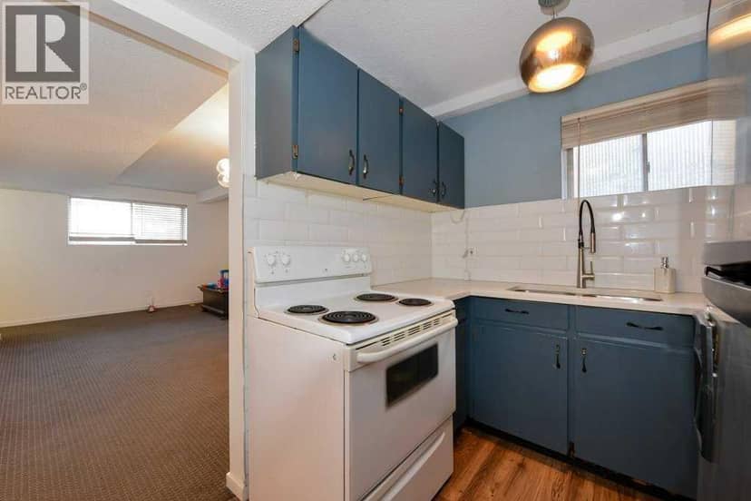 7639 21 Street SE — photo 24 of 35