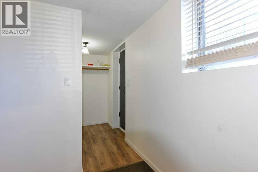7639 21 Street SE — photo 28 of 35