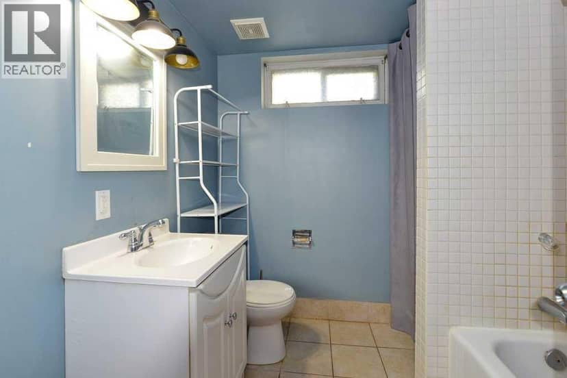 7639 21 Street SE — photo 30 of 35