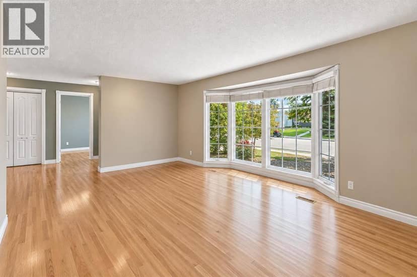 856 Lake Twintree Crescent SE, Calgary, photo 6