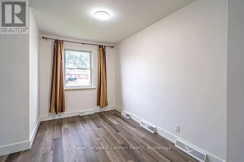 356 Kingsway Avenue — photo 15 of 32