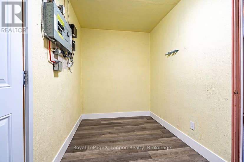 356 Kingsway Avenue — photo 26 of 32