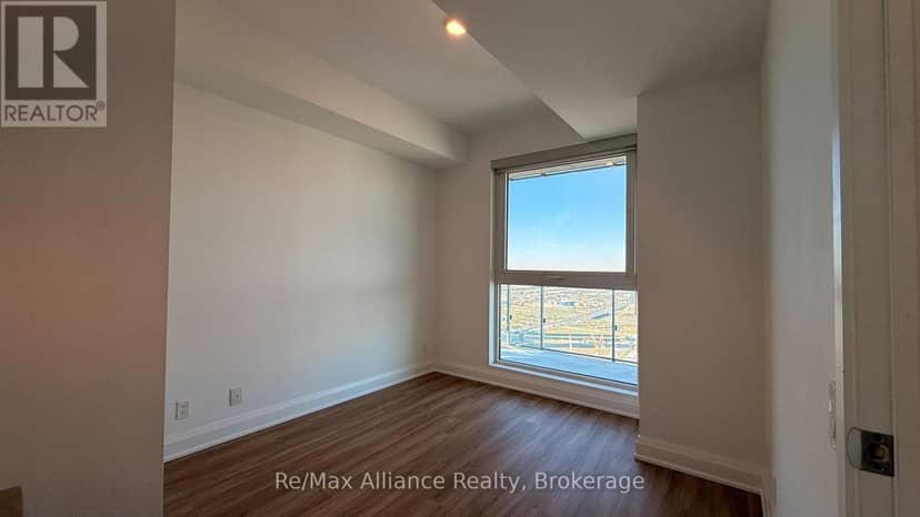 5503 - 7890 Jane Street — photo 12 of 19