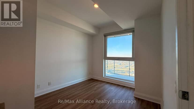 5503 - 7890 Jane Street — photo 13 of 19