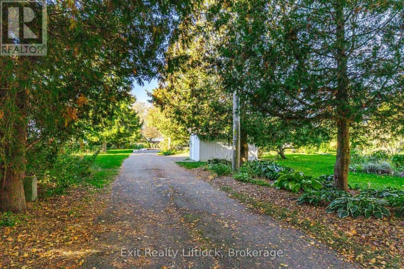 651 & 653 Cottesmore Avenue — photo 9 of 40