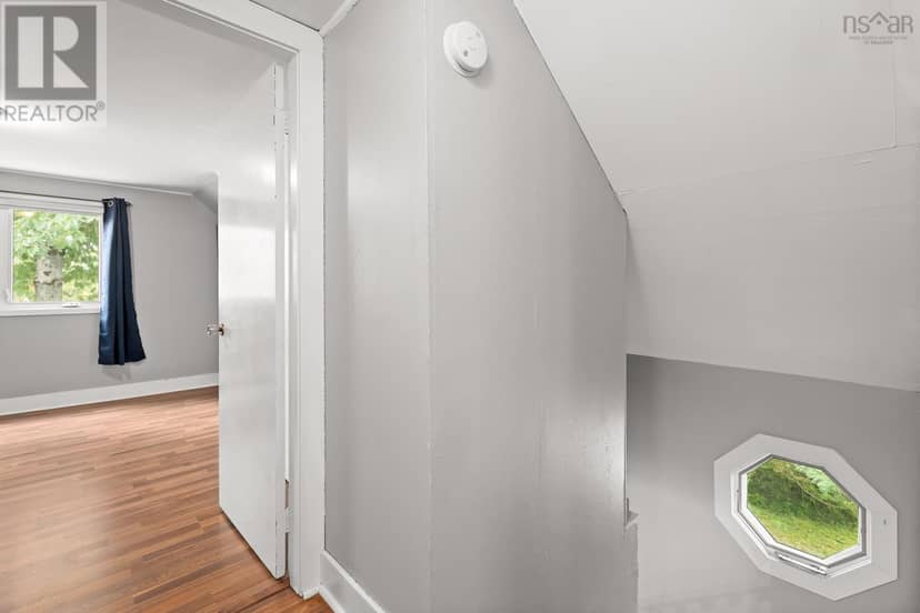 114 Kitchener Street — photo 16 of 33