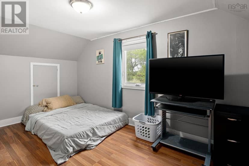 114 Kitchener Street — photo 19 of 33