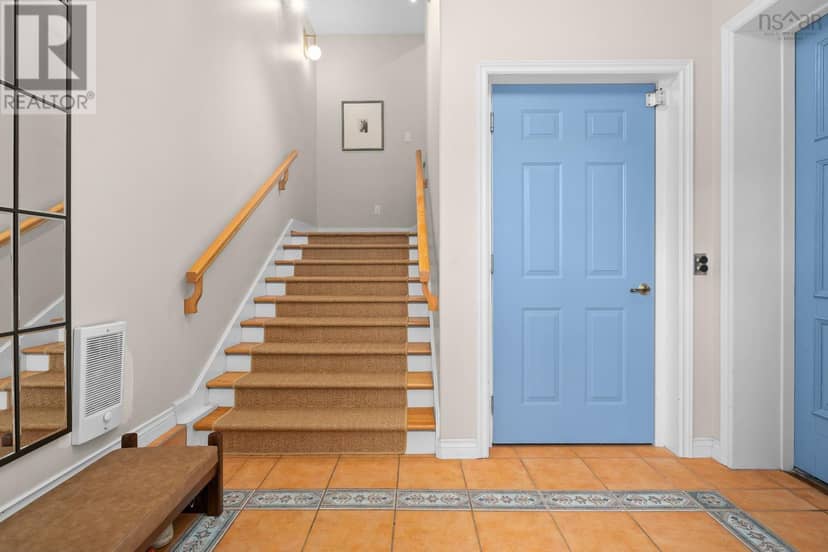 12 Falcon Place — photo 2 of 40