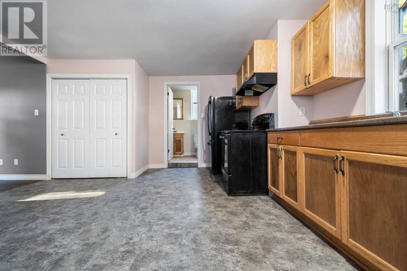 86 Denoon Street — photo 10 of 40