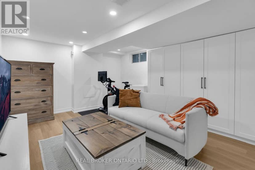 23 Aldridge Avenue — photo 23 of 40