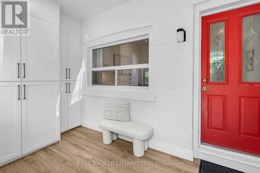 23 Aldridge Avenue, Toronto, photo 3