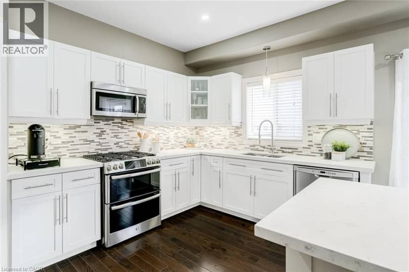7 KINSMAN Drive — photo 13 of 40