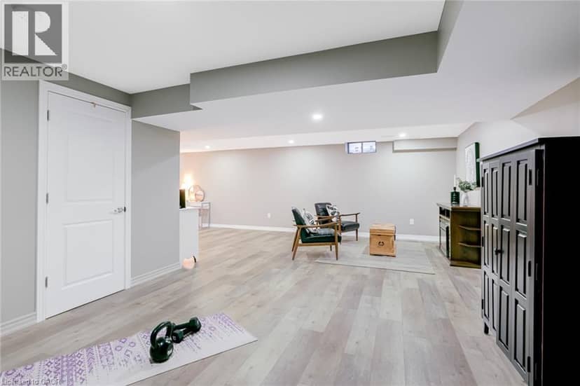 7 KINSMAN Drive — photo 38 of 40