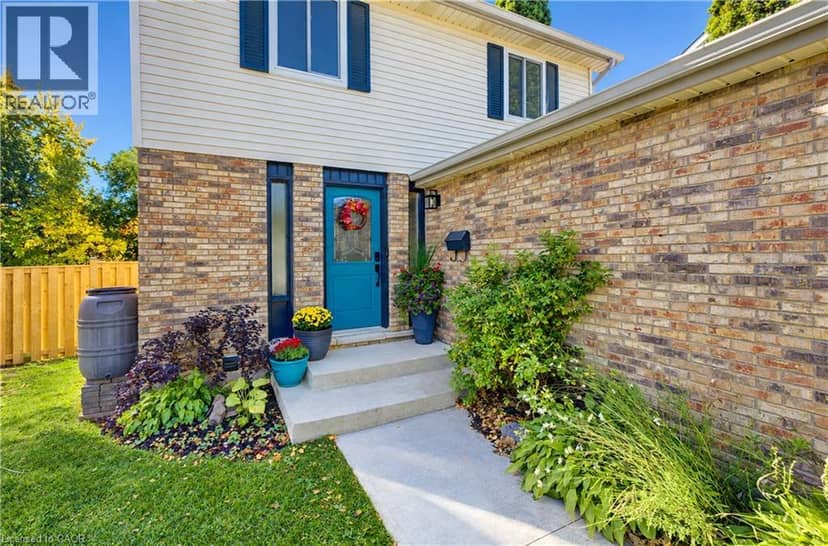 527B ROSEMEADOW Crescent, Waterloo, photo 2