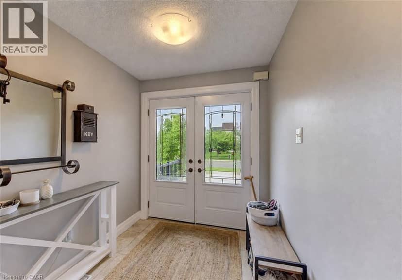 231 STEEPLERIDGE Street, Kitchener, photo 2