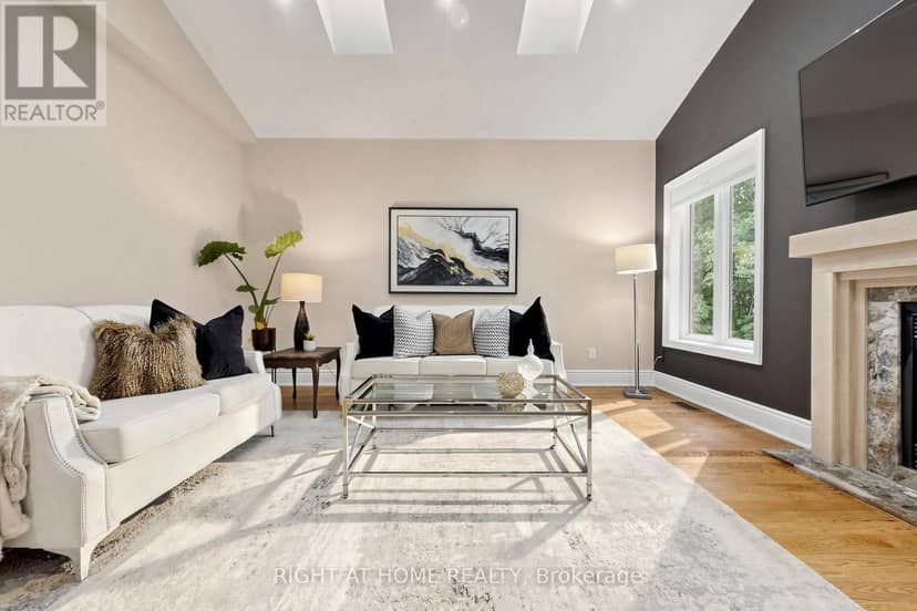 1019 Northern Prospect Crescent — photo 10 of 40