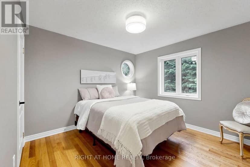 1019 Northern Prospect Crescent — photo 21 of 40
