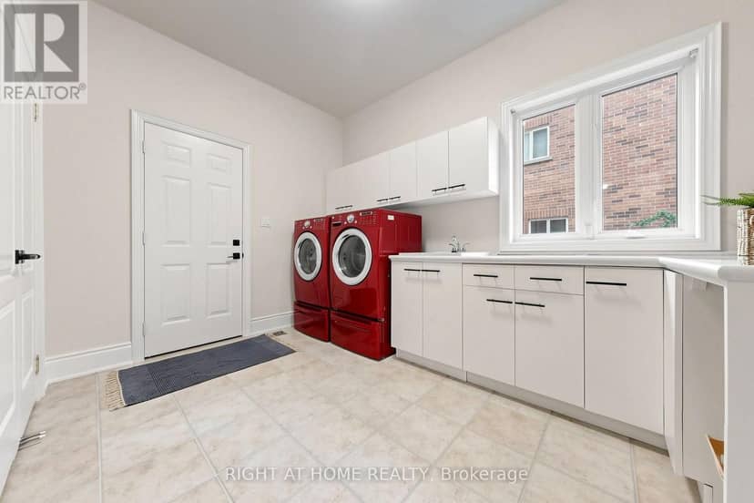 1019 Northern Prospect Crescent — photo 33 of 40
