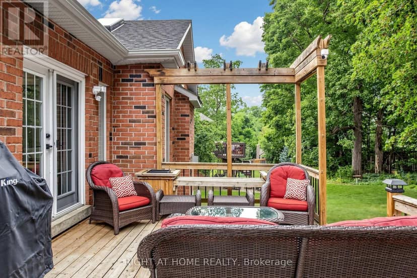 1019 Northern Prospect Crescent — photo 36 of 40