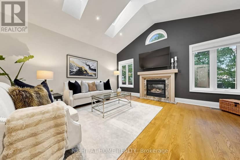 1019 Northern Prospect Crescent — photo 9 of 40