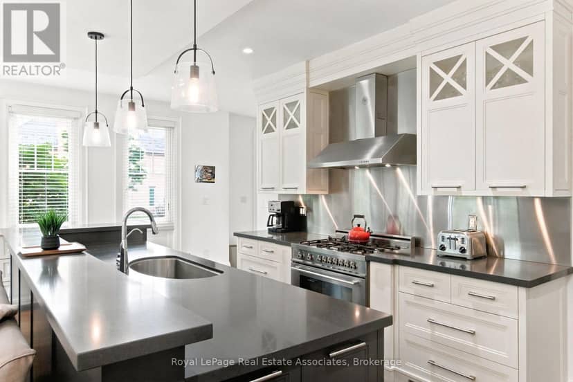 32 Jopling Avenue N — photo 14 of 40