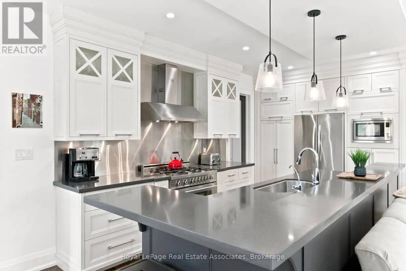 32 Jopling Avenue N, Toronto, photo 6